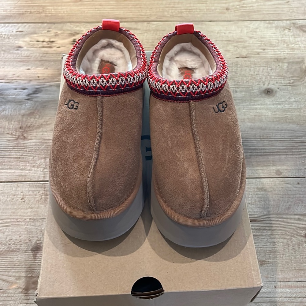 UGG Slip on flats 1 inch platform New Size 5